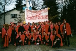 Gruppenfoto anläßlich des Faschingumzugs 1998 der "Feringa" in München.